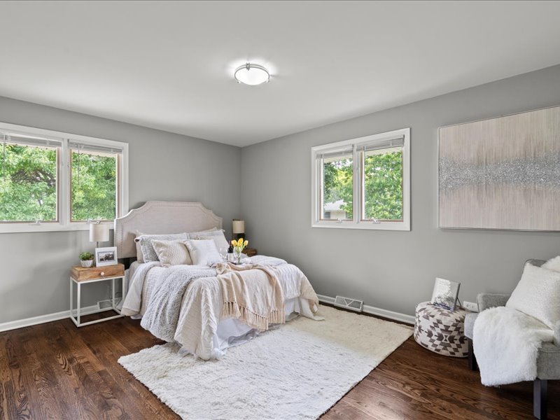 9526 S Kilbourn Avenue, Oak Lawn, IL 60453