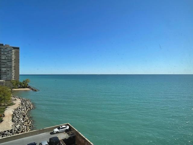 6157 N Sheridan Road #8E, Chicago, IL 60660