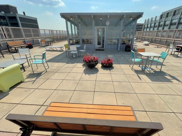 6157 N Sheridan Road #8E, Chicago, IL 60660