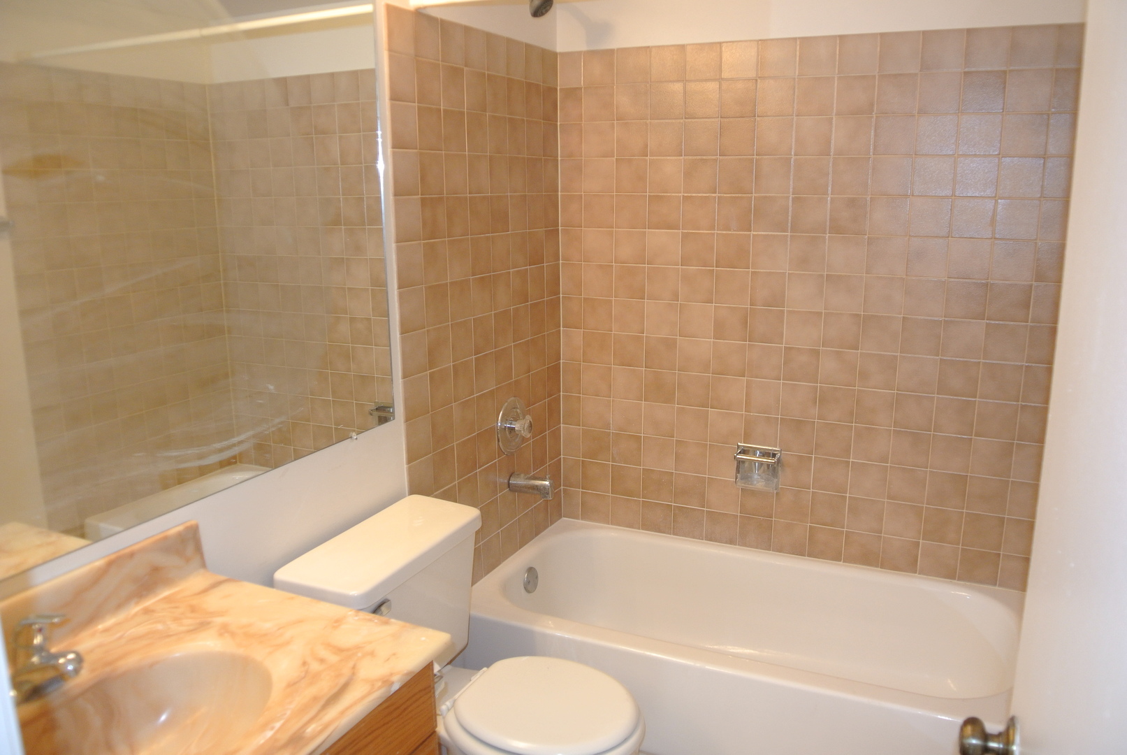 576 E WINDGATE Court, Arlington Heights, IL 60005