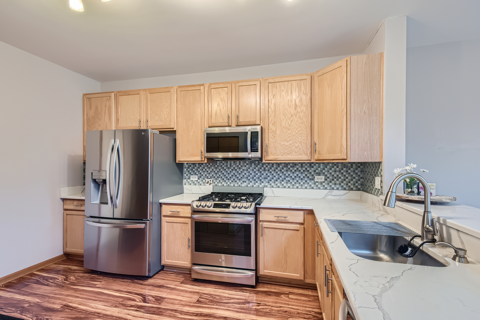 363 S Litchfield Drive, Round Lake, IL 60073