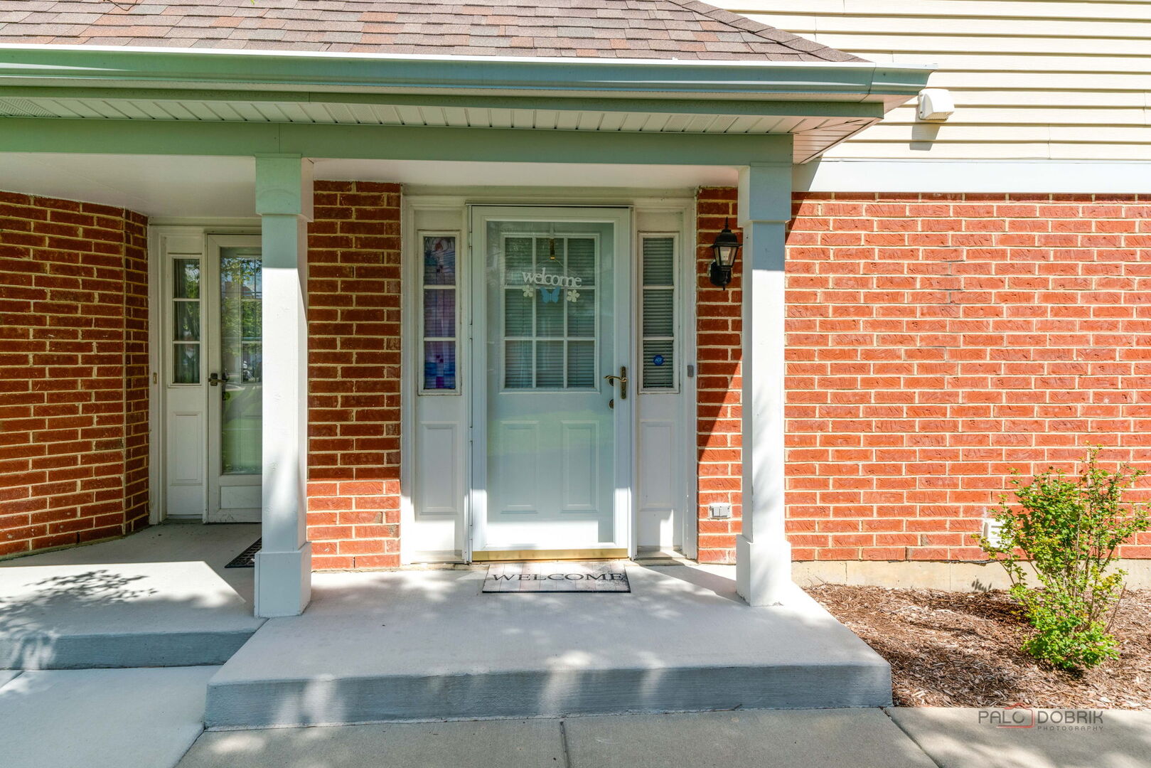 1432 Hampshire Court, Roselle, IL 60172