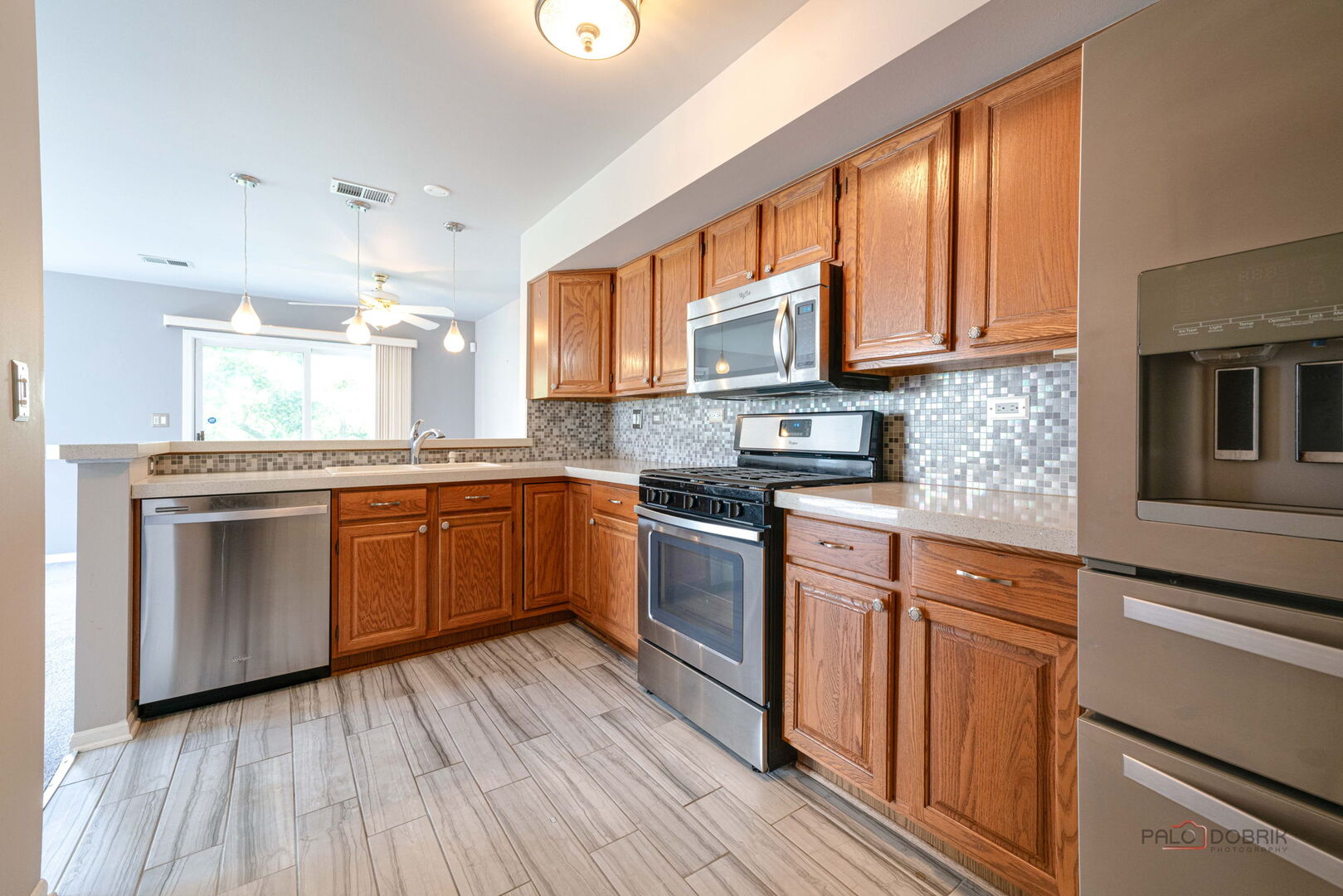 1432 Hampshire Court, Roselle, IL 60172
