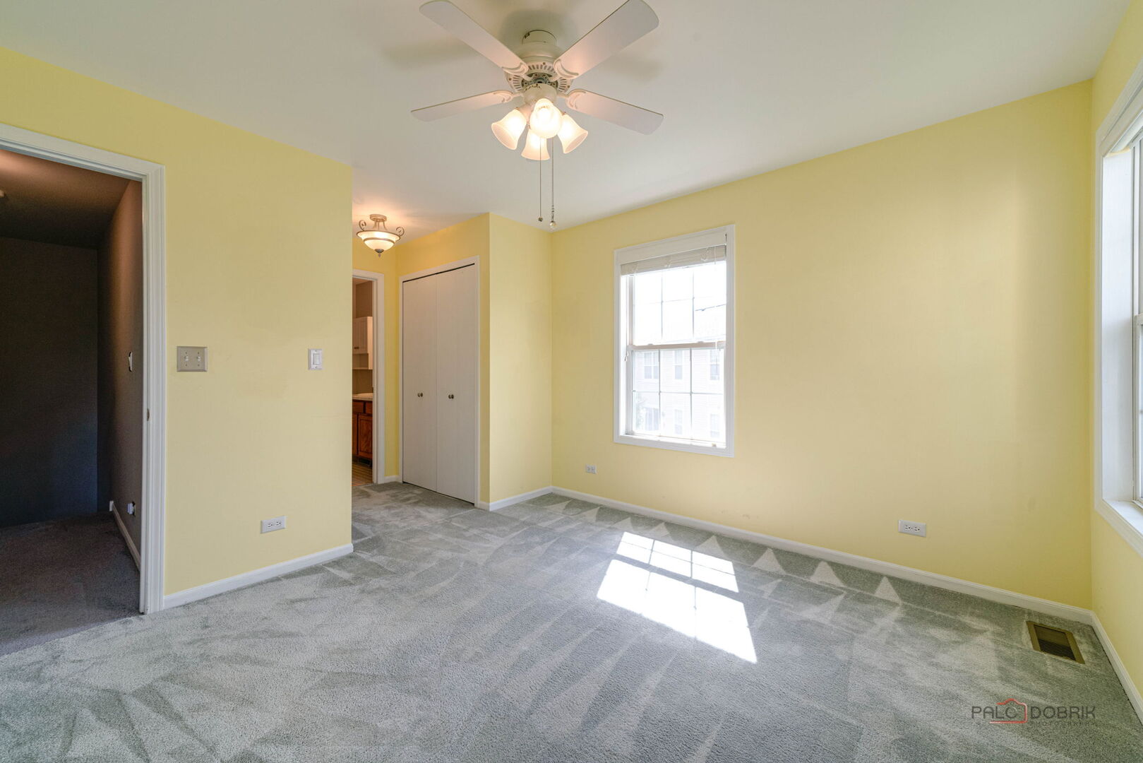 1432 Hampshire Court, Roselle, IL 60172