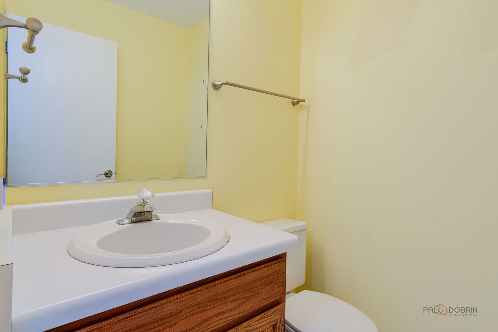 1432 Hampshire Court, Roselle, IL 60172