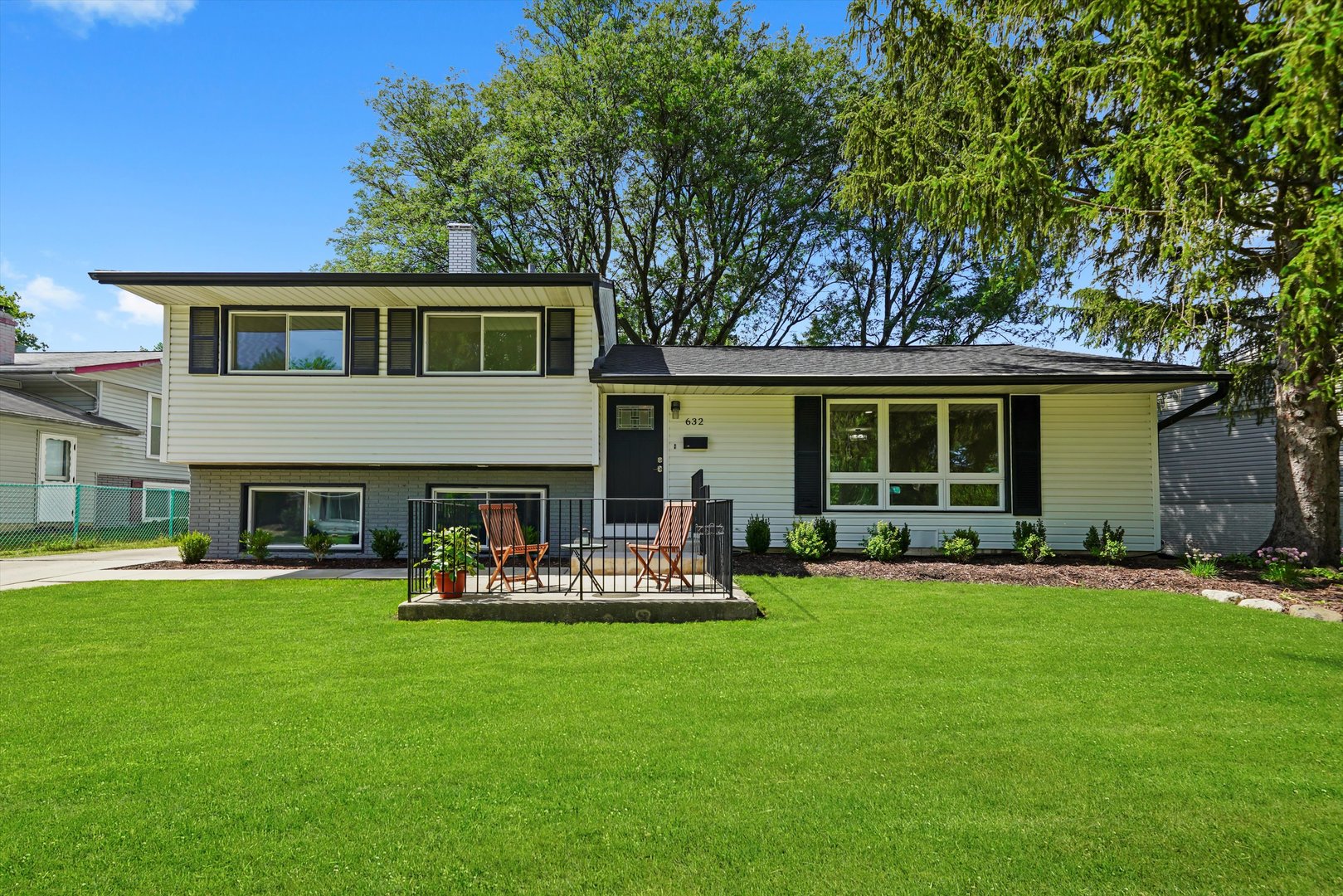 632 White Pine Road, Buffalo Grove, IL 60089