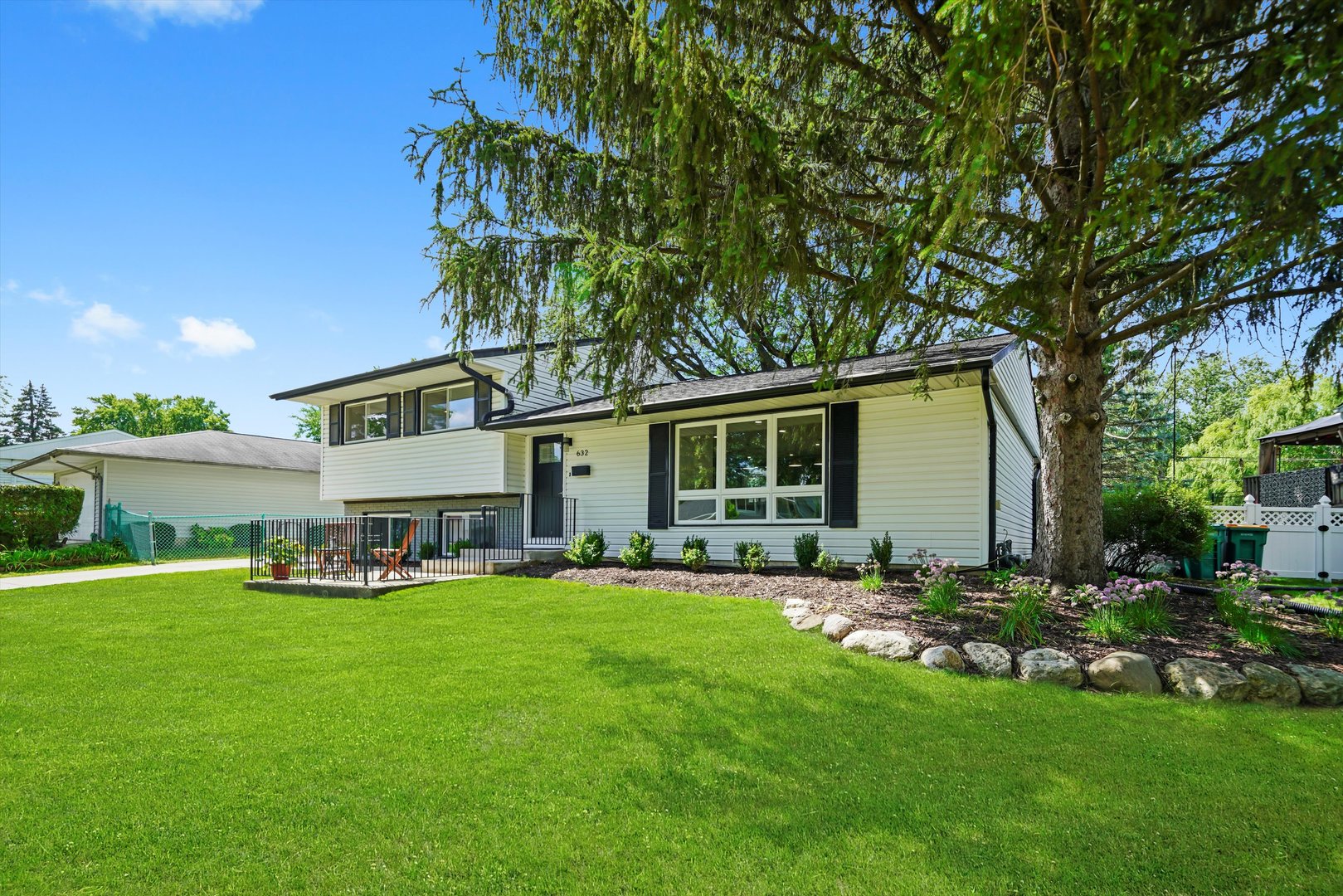 632 White Pine Road, Buffalo Grove, IL 60089