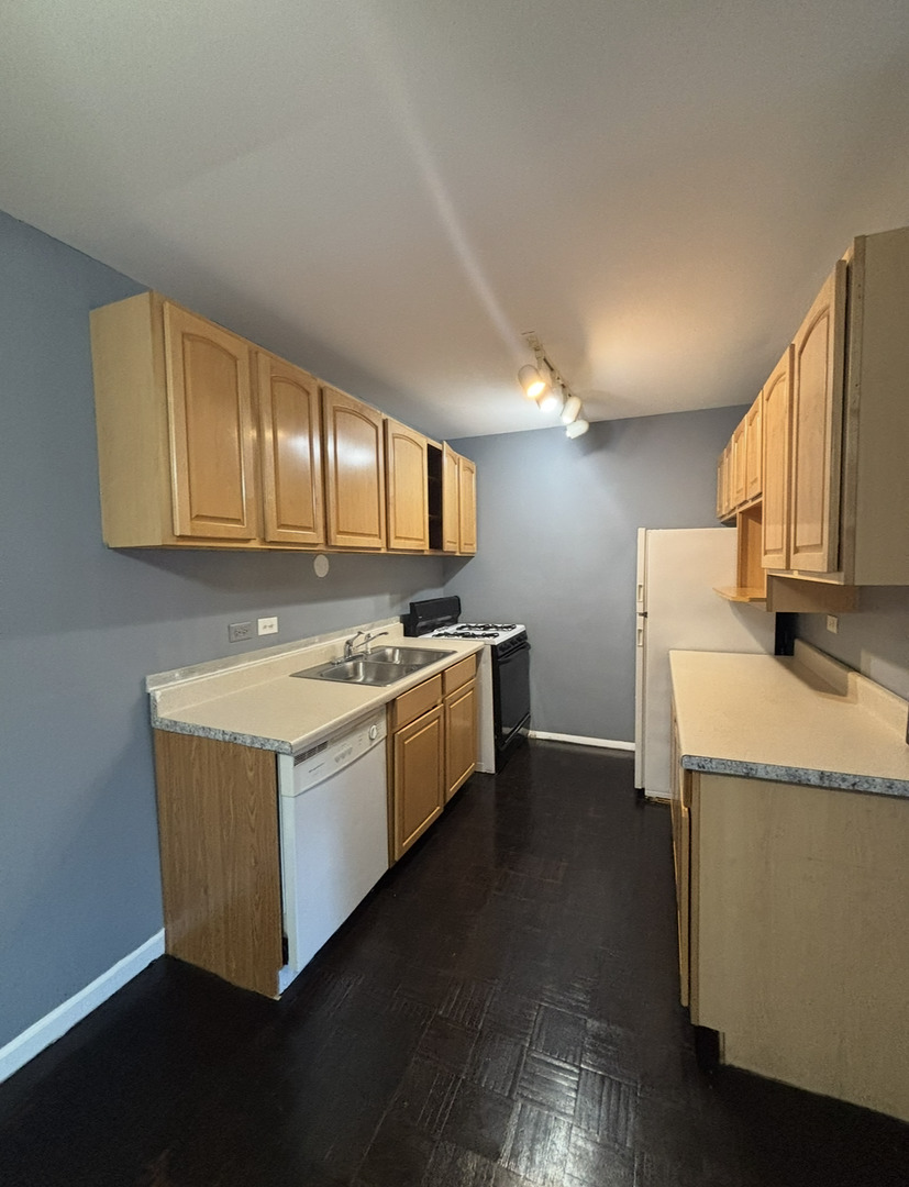 821 Gael Drive #D, Joliet, IL 60435