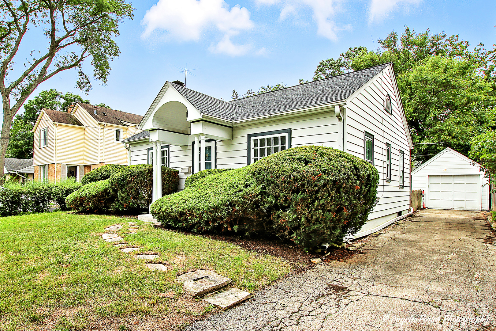 906 Pleasant Avenue, Highland Park, IL 60035