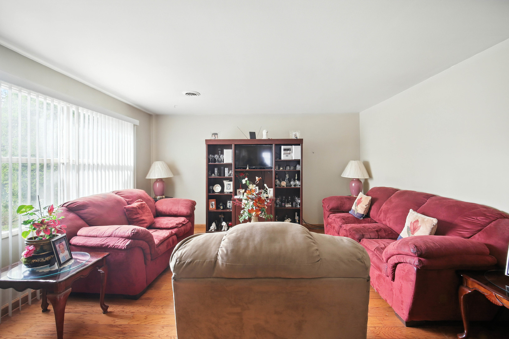 295 E Dennis Road, Wheeling, IL 60090