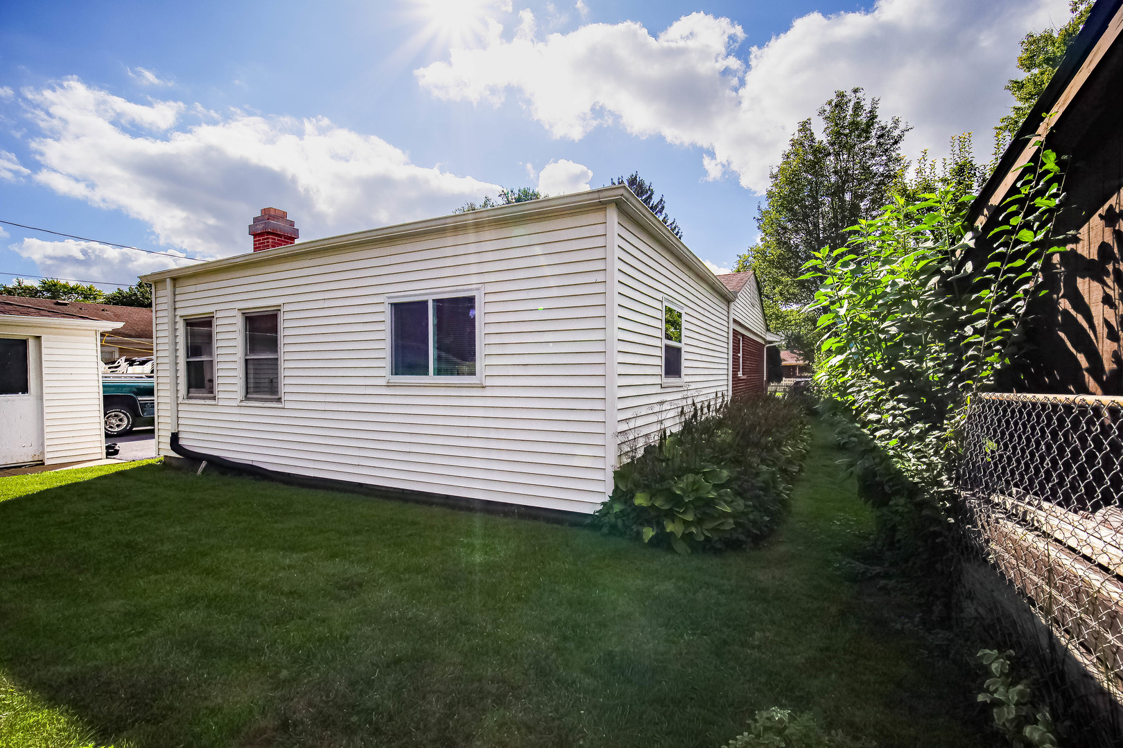 295 E Dennis Road, Wheeling, IL 60090