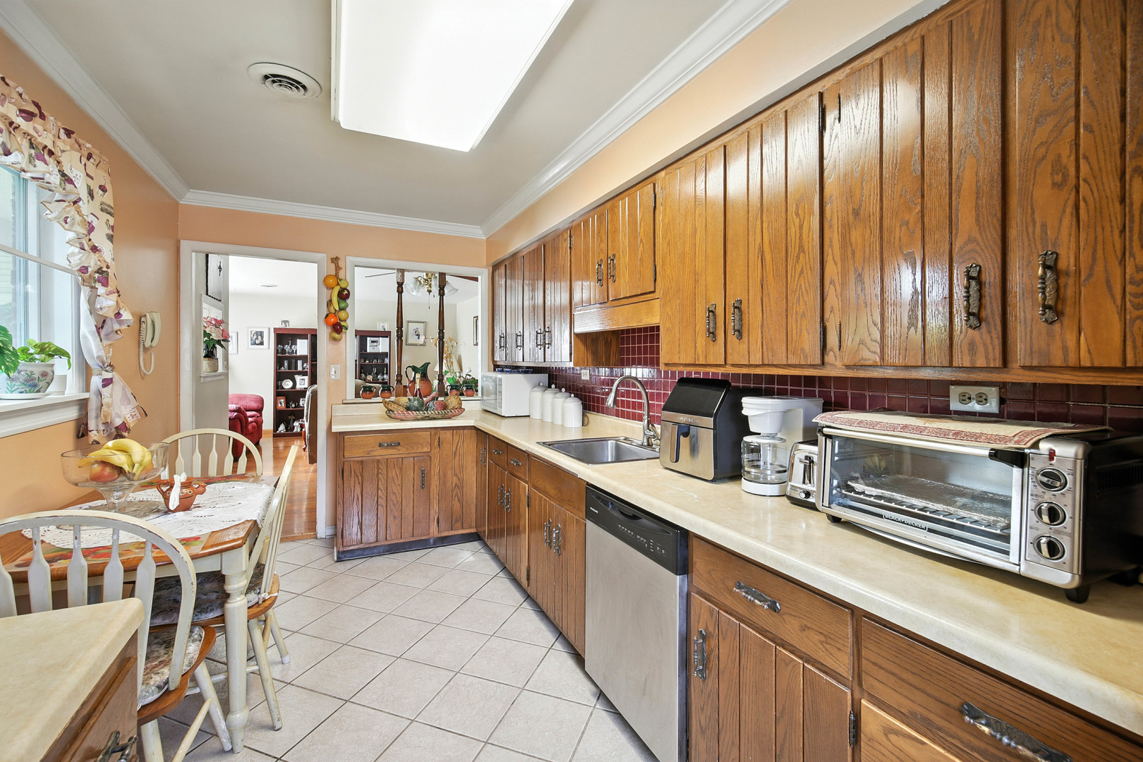 295 E Dennis Road, Wheeling, IL 60090