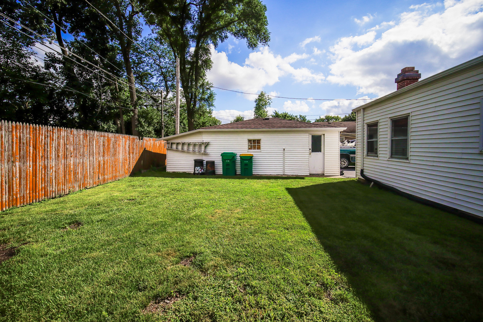 295 E Dennis Road, Wheeling, IL 60090