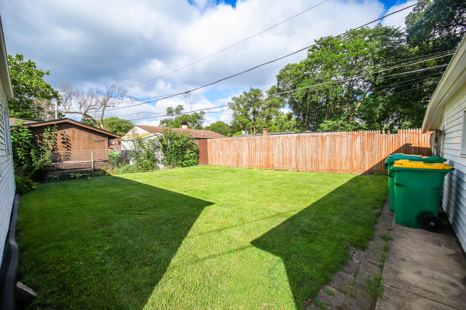 295 E Dennis Road, Wheeling, IL 60090