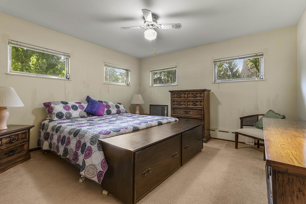 12422 S 70th Court, Palos Heights, IL 60463