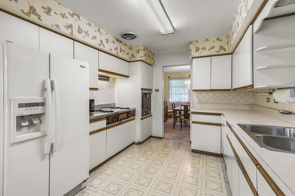12422 S 70th Court, Palos Heights, IL 60463