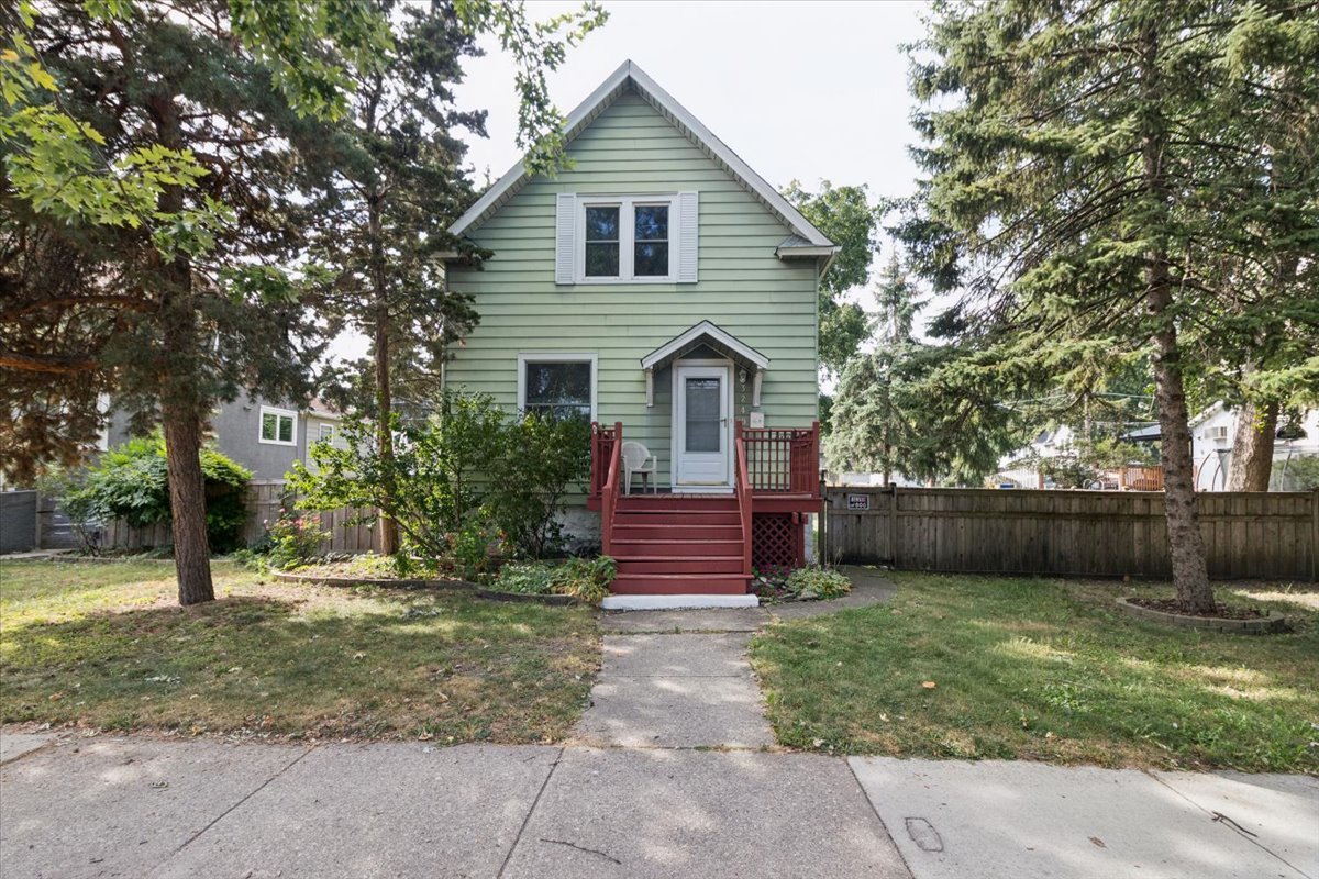 3240 East Avenue, Berwyn, IL 60402