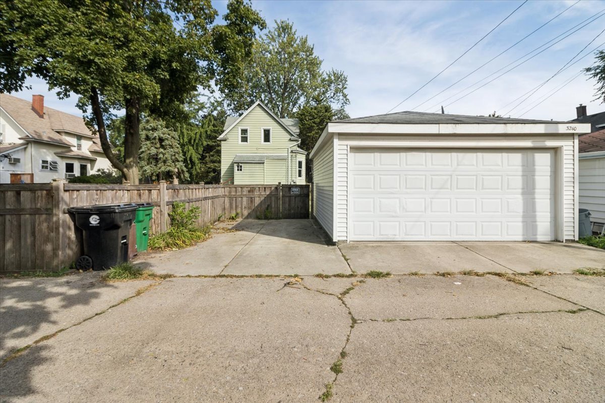 3240 East Avenue, Berwyn, IL 60402