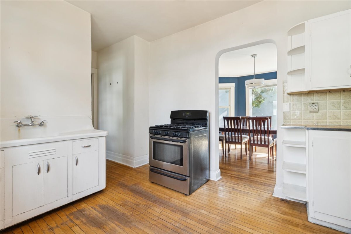 3240 East Avenue, Berwyn, IL 60402