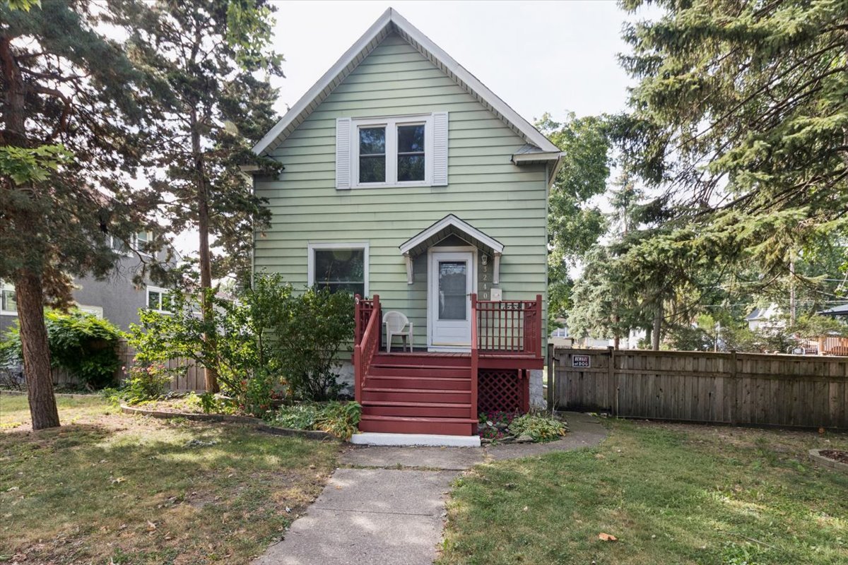 3240 East Avenue, Berwyn, IL 60402