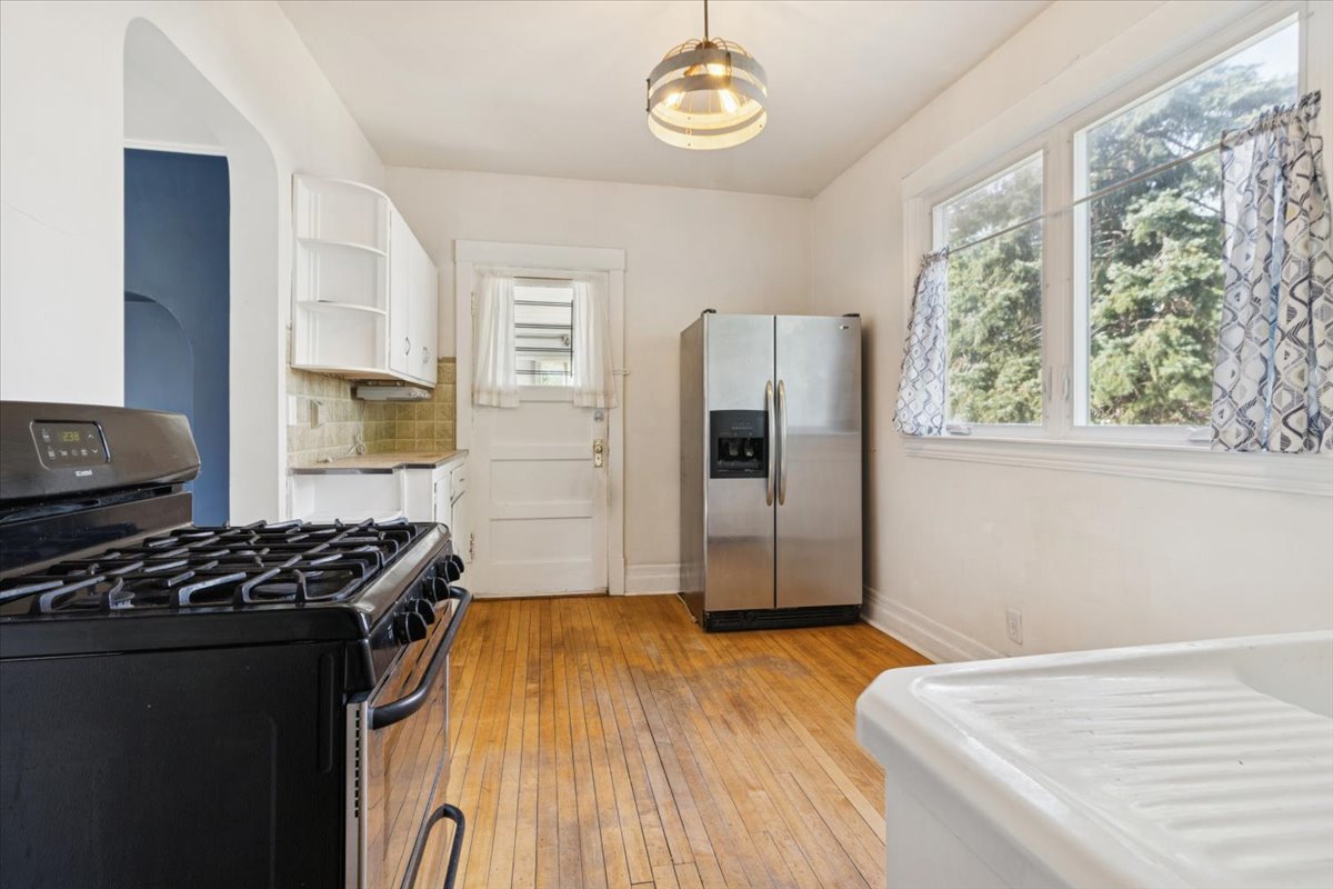 3240 East Avenue, Berwyn, IL 60402