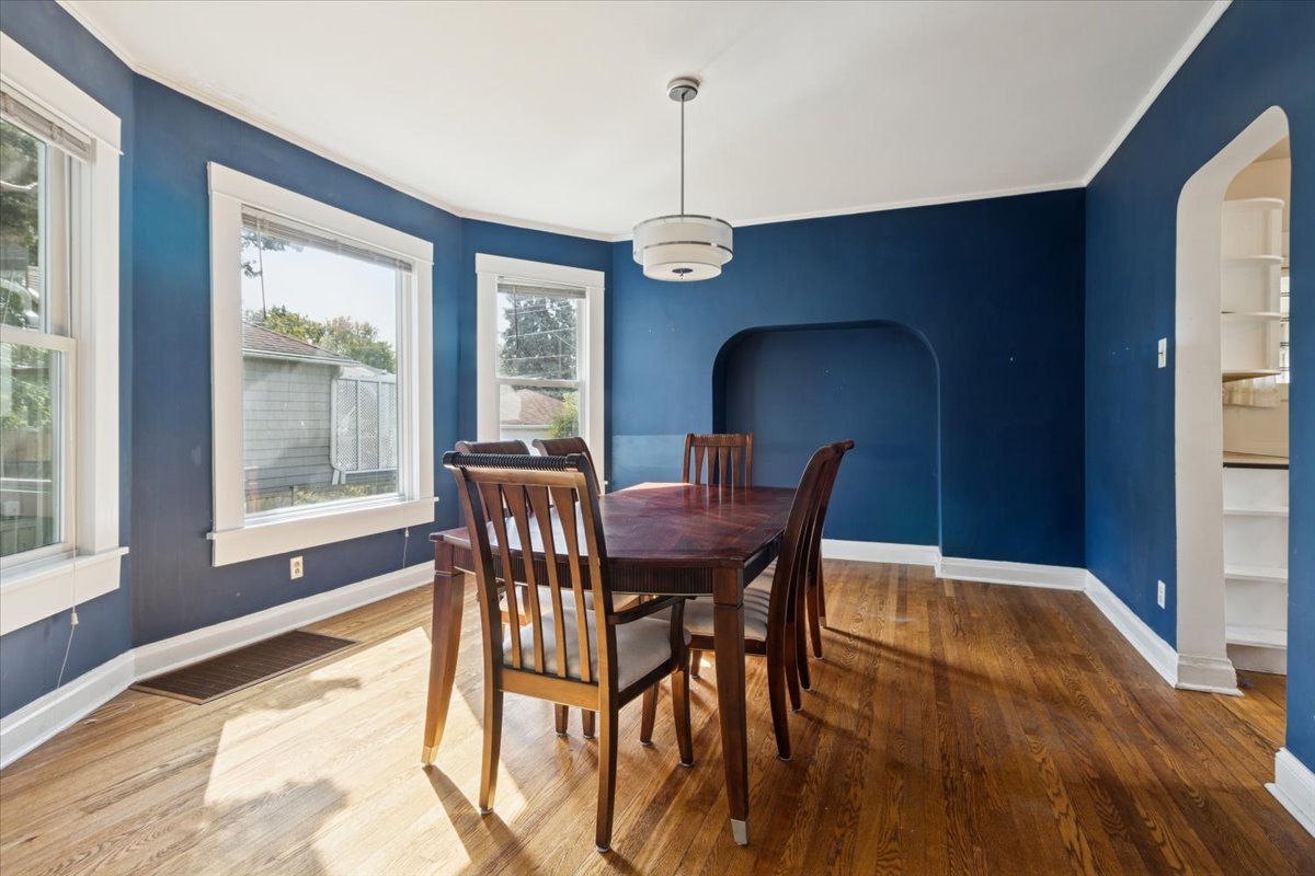 3240 East Avenue, Berwyn, IL 60402
