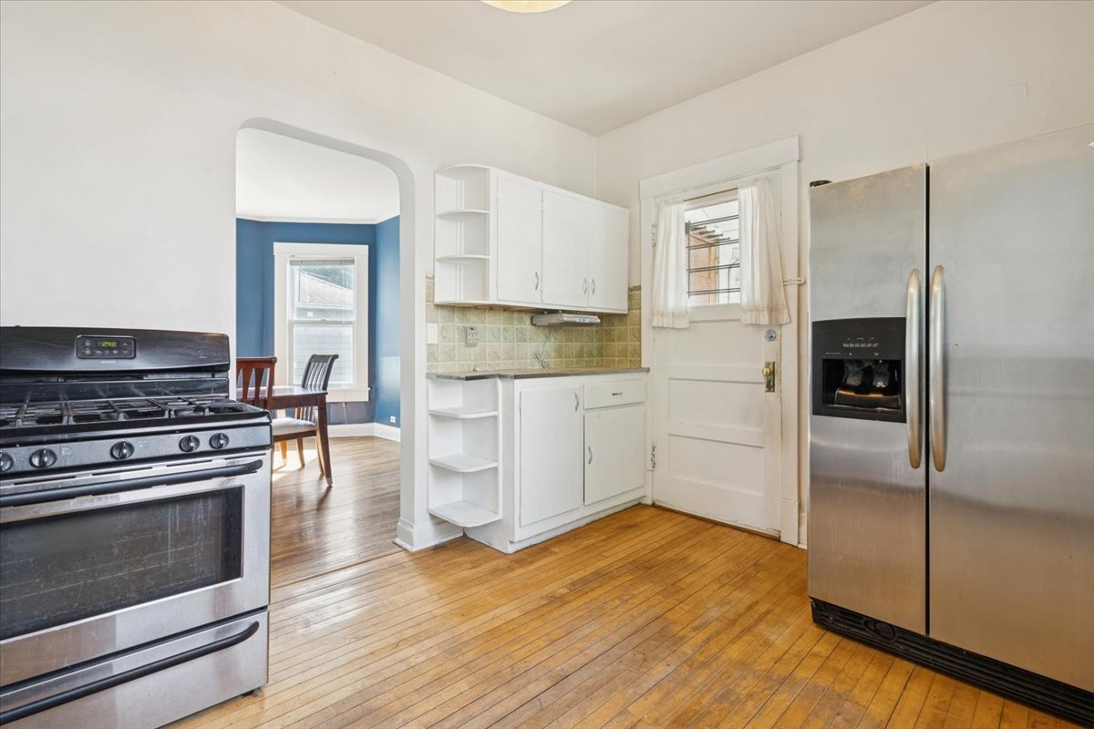 3240 East Avenue, Berwyn, IL 60402