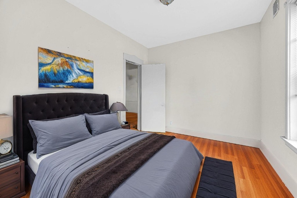 7335 S Michigan Avenue, Chicago, IL 60619