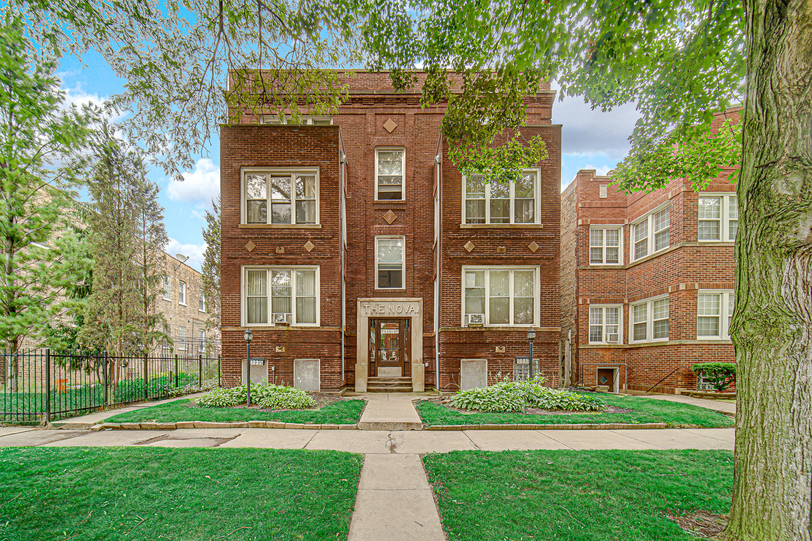 7335 S Michigan Avenue, Chicago, IL 60619