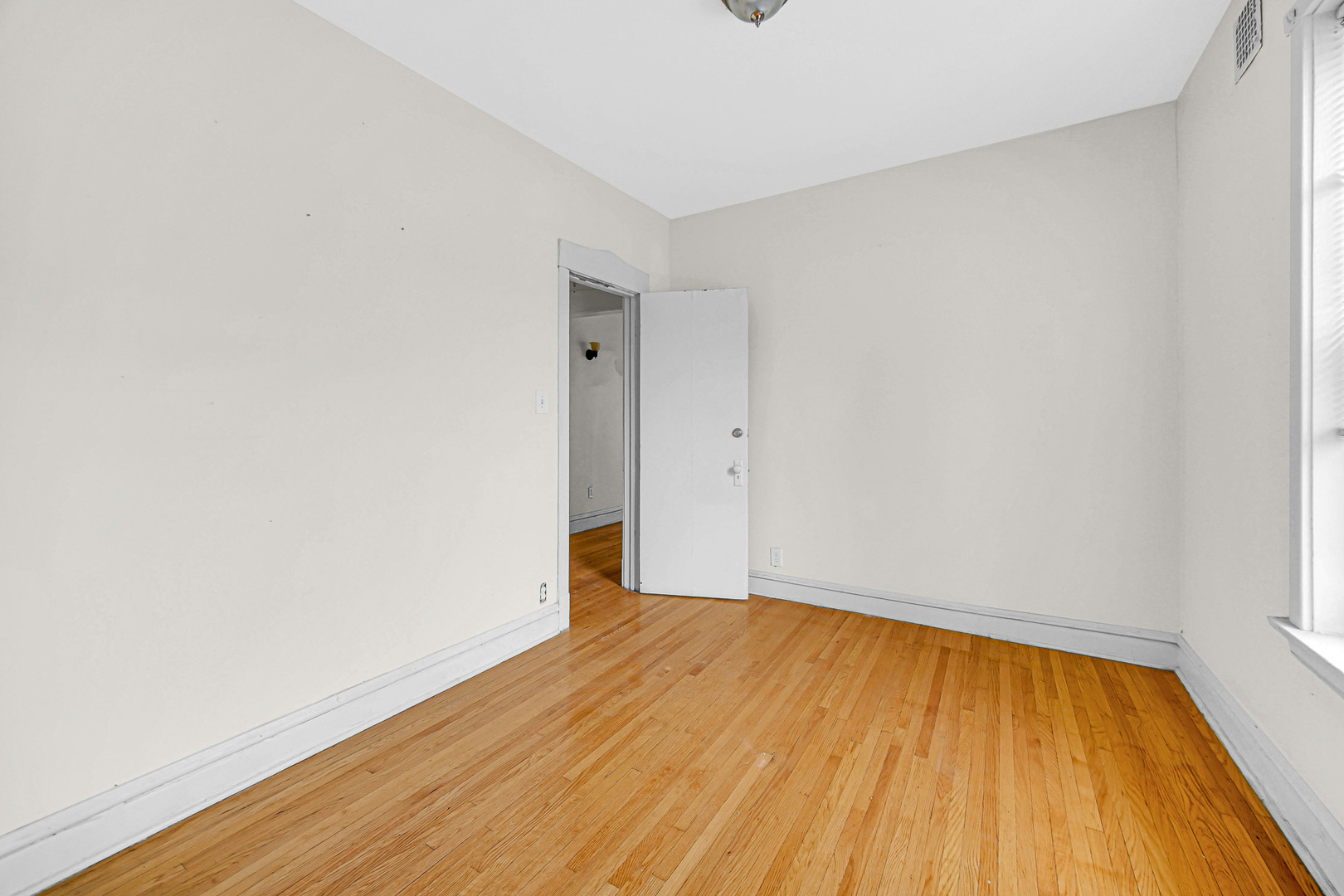 7335 S Michigan Avenue, Chicago, IL 60619