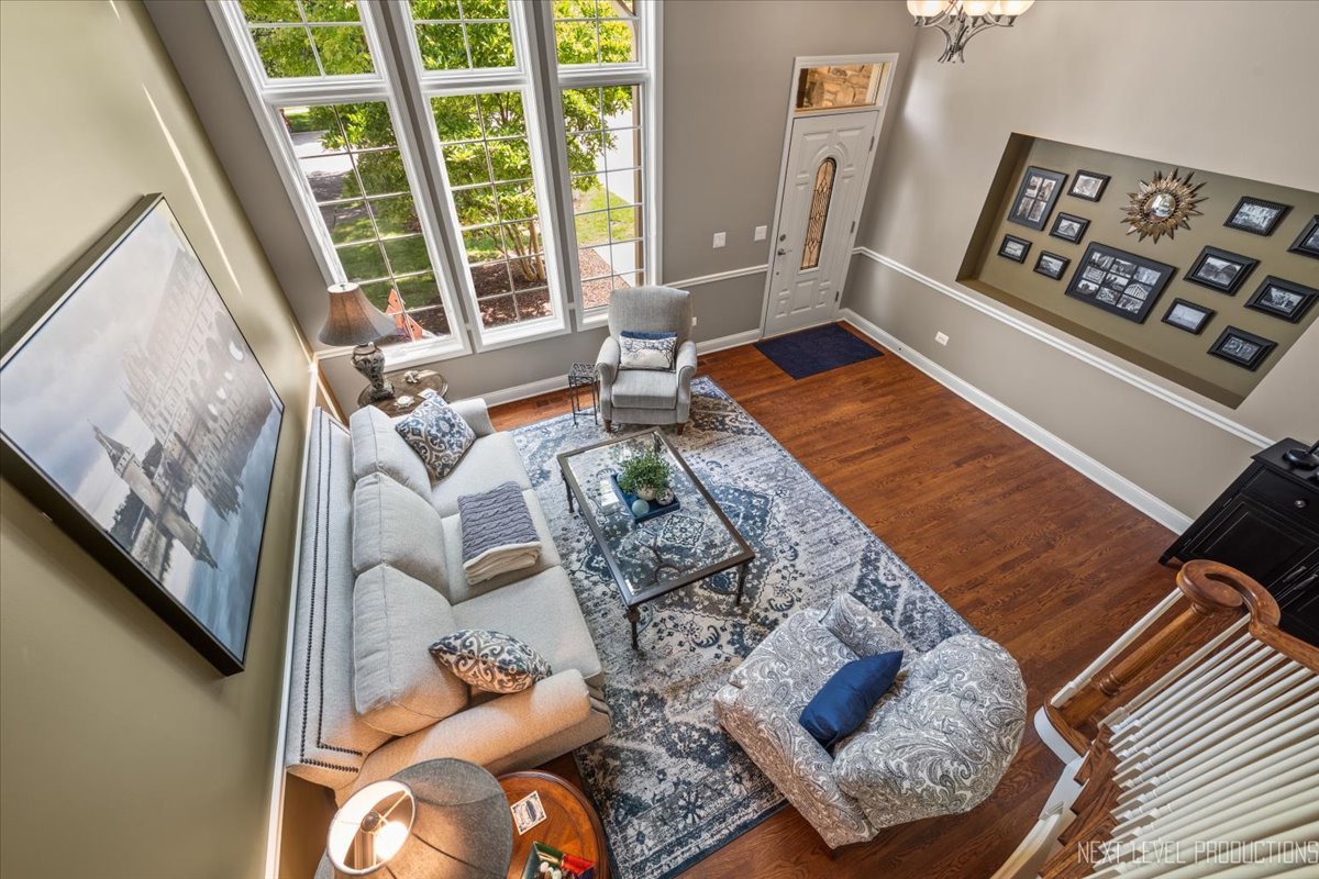 607 Bourbon Lane, Naperville, IL 60565