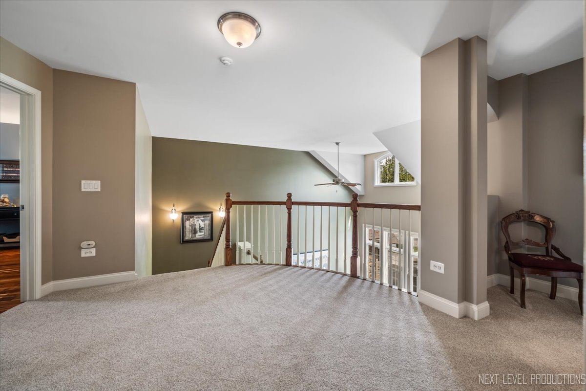607 Bourbon Lane, Naperville, IL 60565