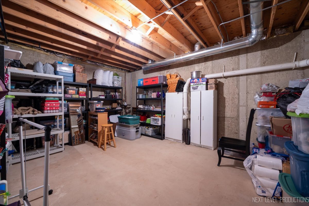 607 Bourbon Lane, Naperville, IL 60565
