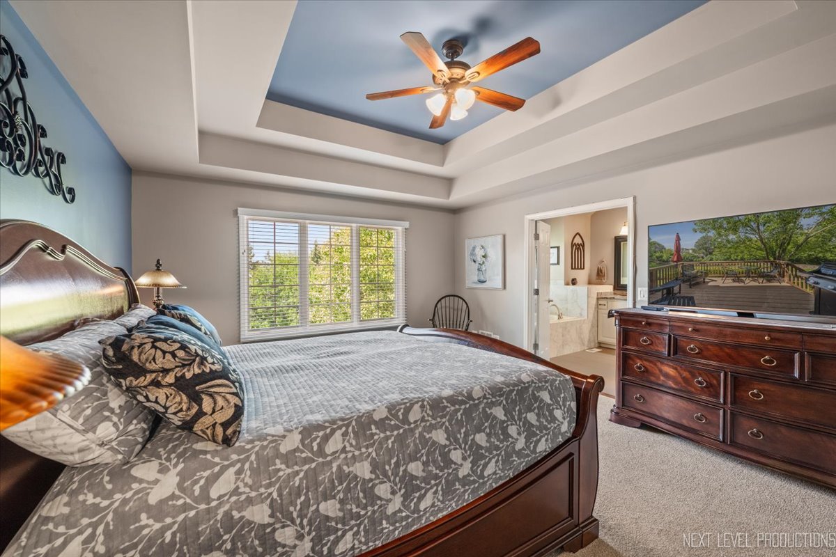 607 Bourbon Lane, Naperville, IL 60565