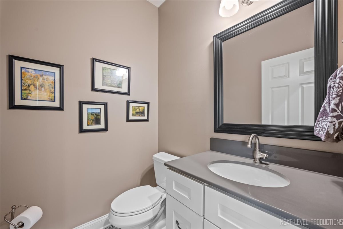 607 Bourbon Lane, Naperville, IL 60565