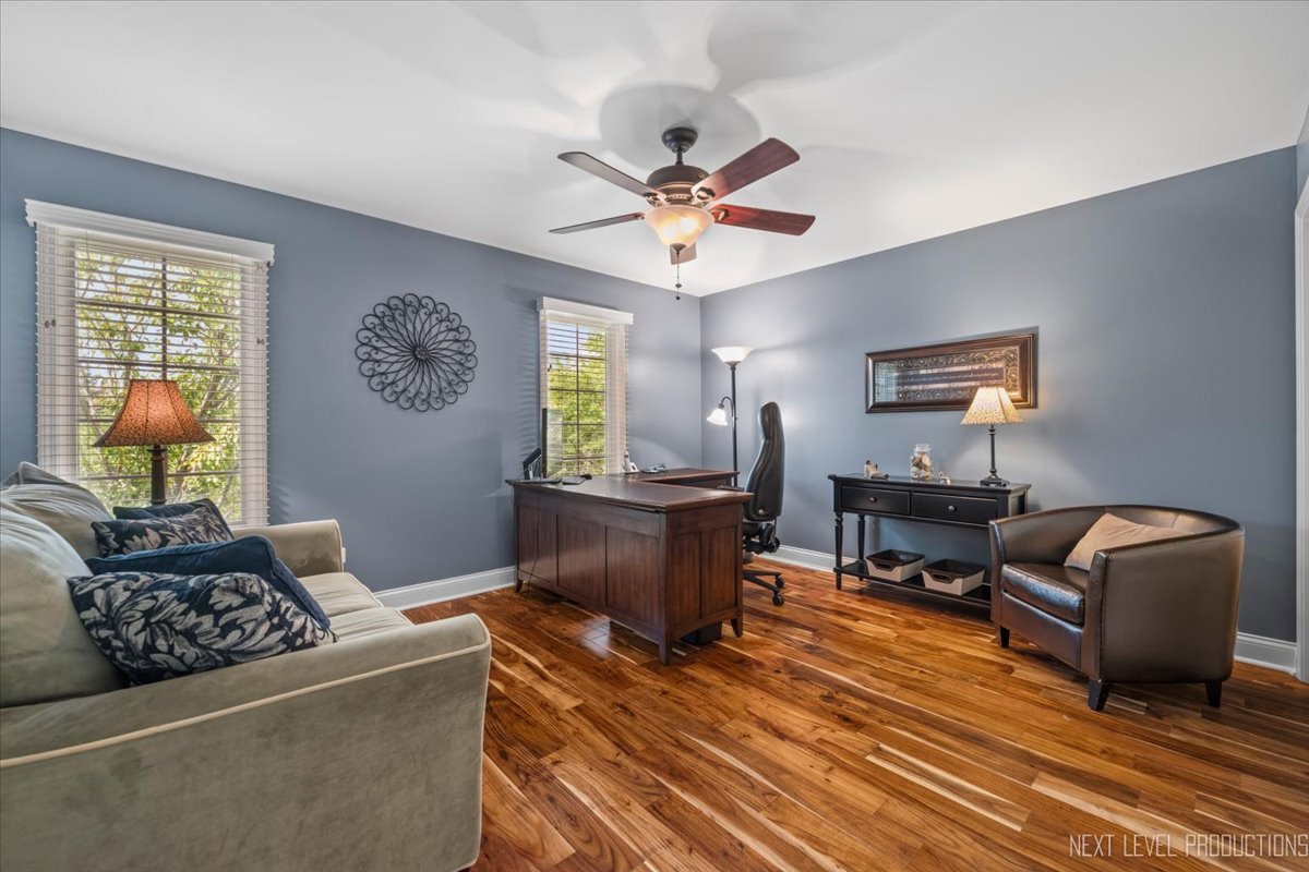 607 Bourbon Lane, Naperville, IL 60565