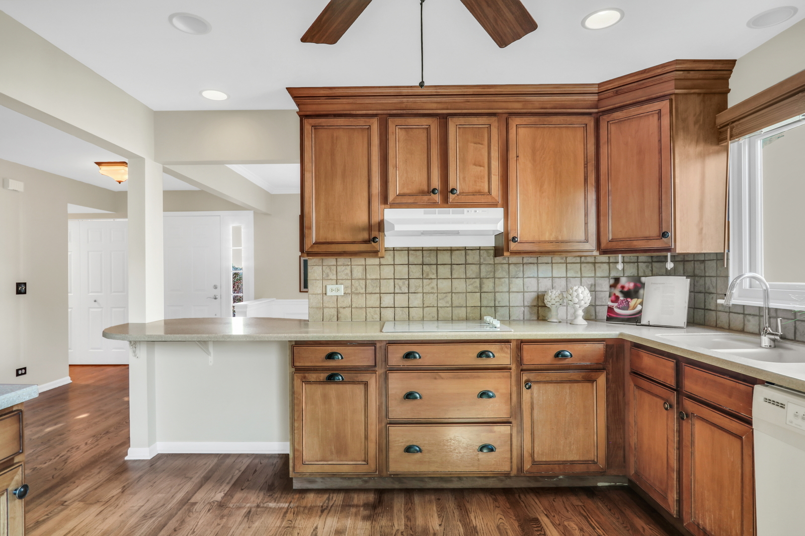 223 Litchfield Court, Grayslake, IL 60030
