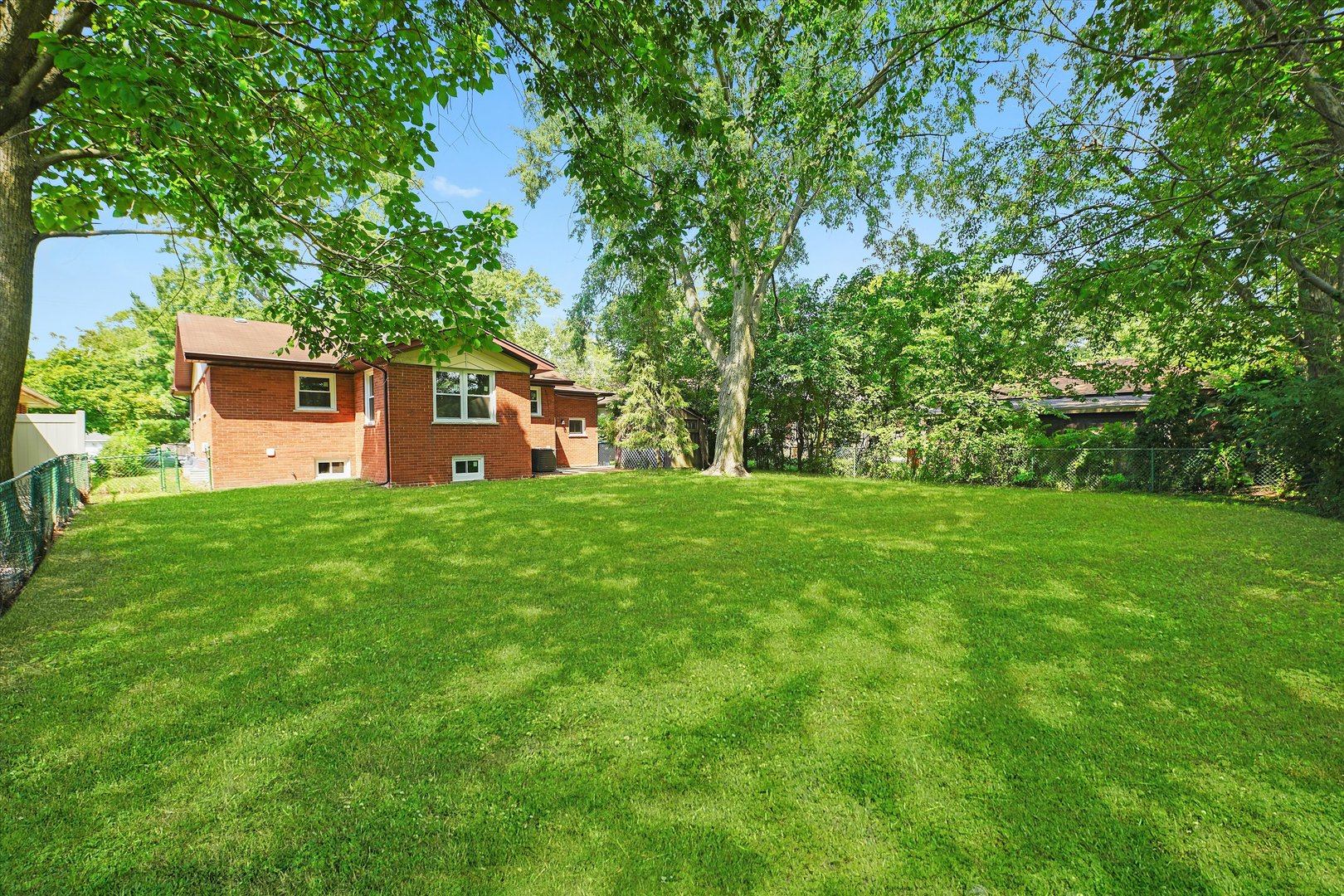 3755 EMERALD Avenue, Steger, IL 60475