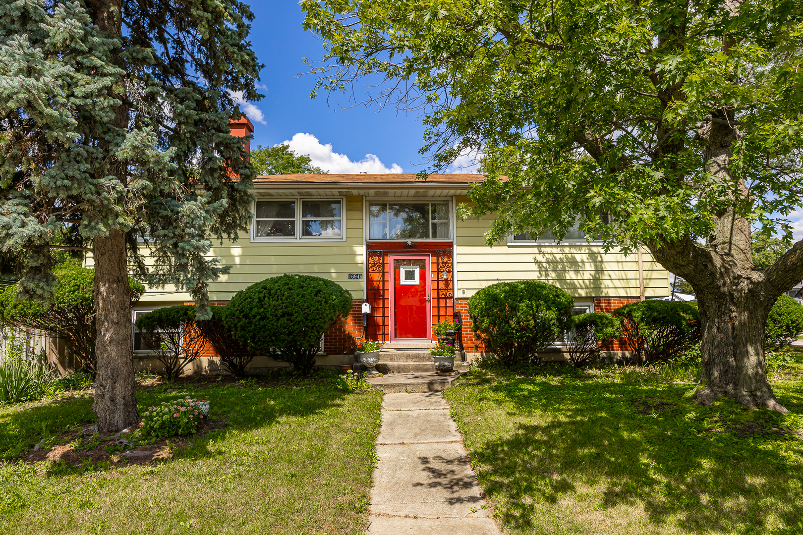 16948 Glen Oaks Drive, Country Club Hills, IL 60478
