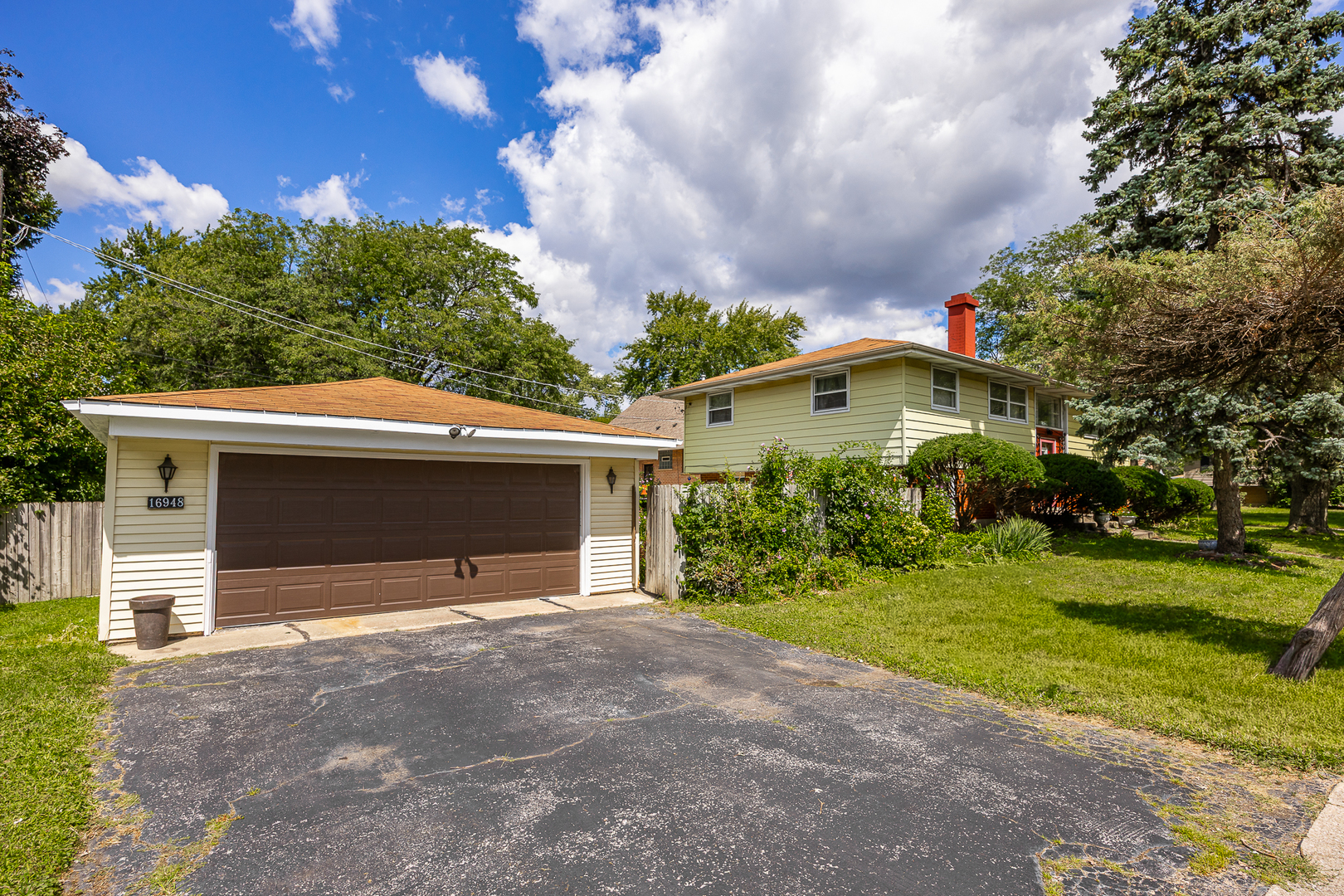 16948 Glen Oaks Drive, Country Club Hills, IL 60478