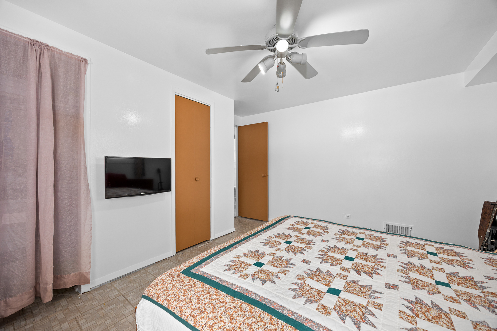 16948 Glen Oaks Drive, Country Club Hills, IL 60478