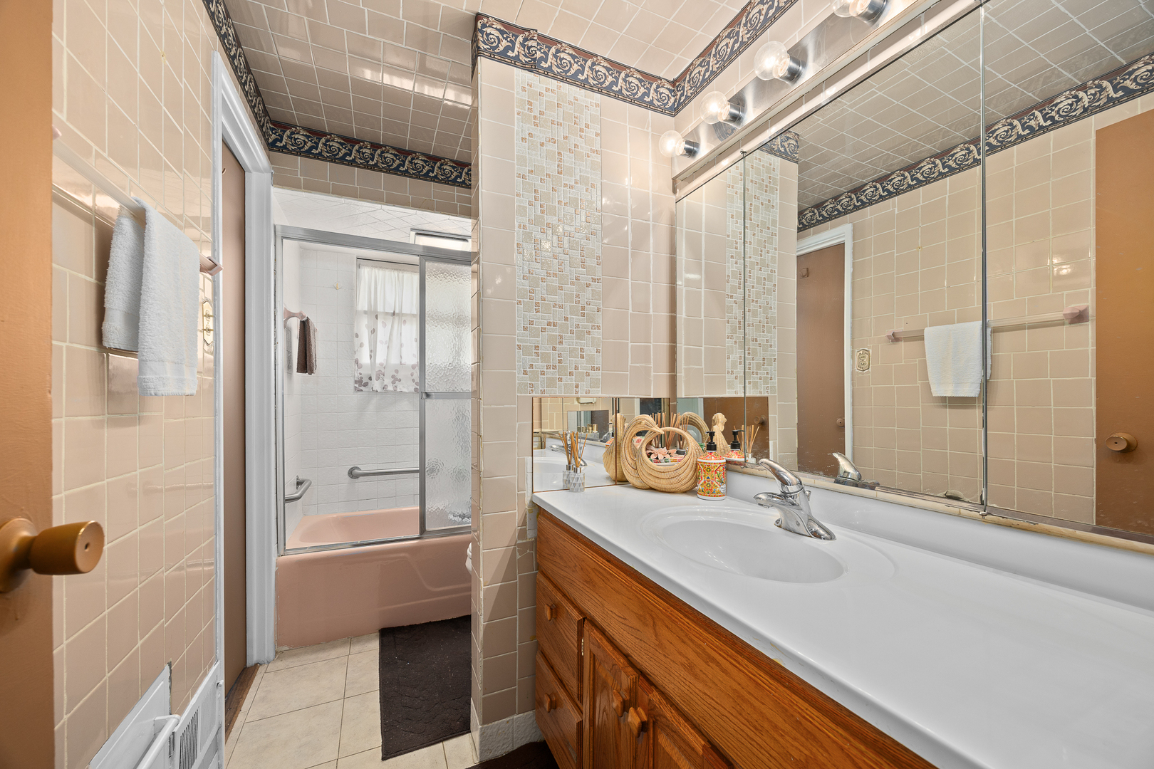 16948 Glen Oaks Drive, Country Club Hills, IL 60478