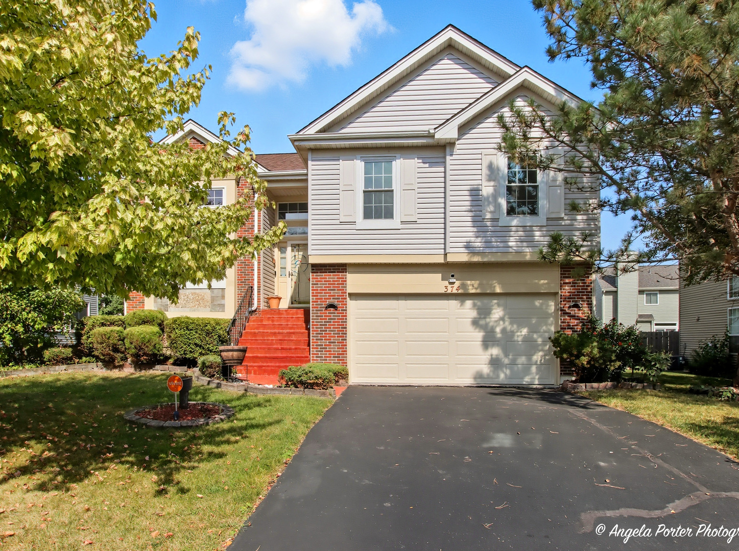 374 W Boxwood Court, Round Lake, IL 60073