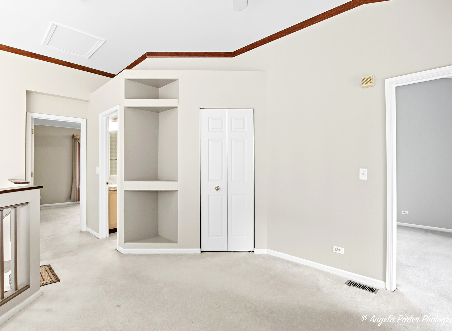 374 W Boxwood Court, Round Lake, IL 60073