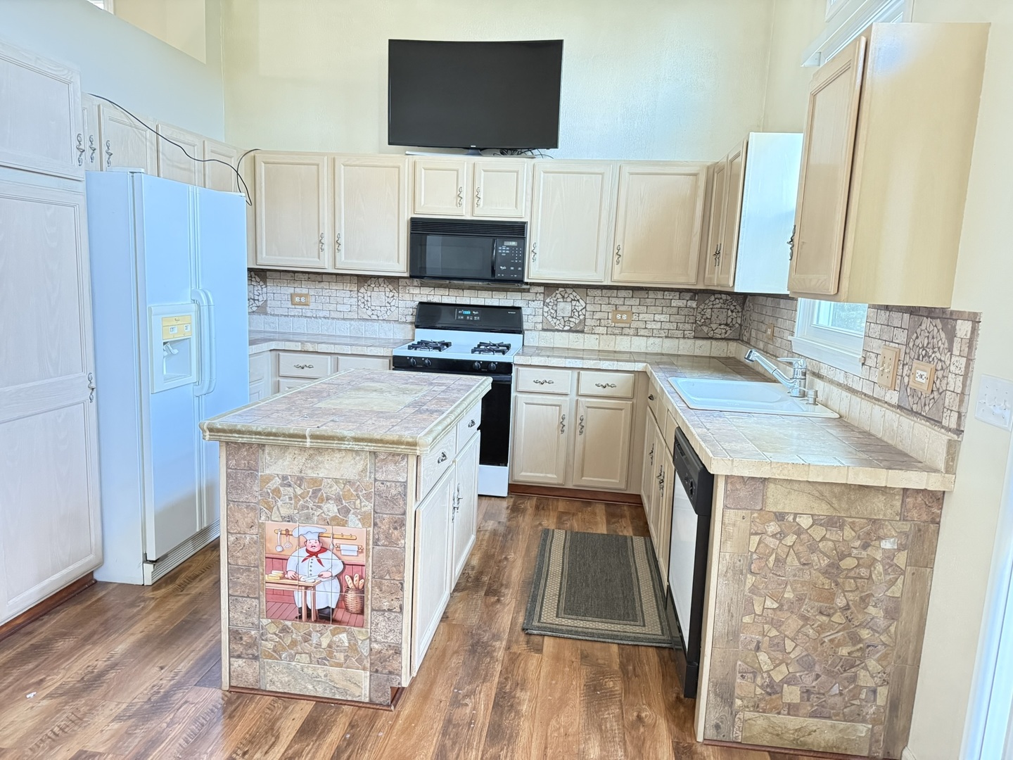 374 W Boxwood Court, Round Lake, IL 60073