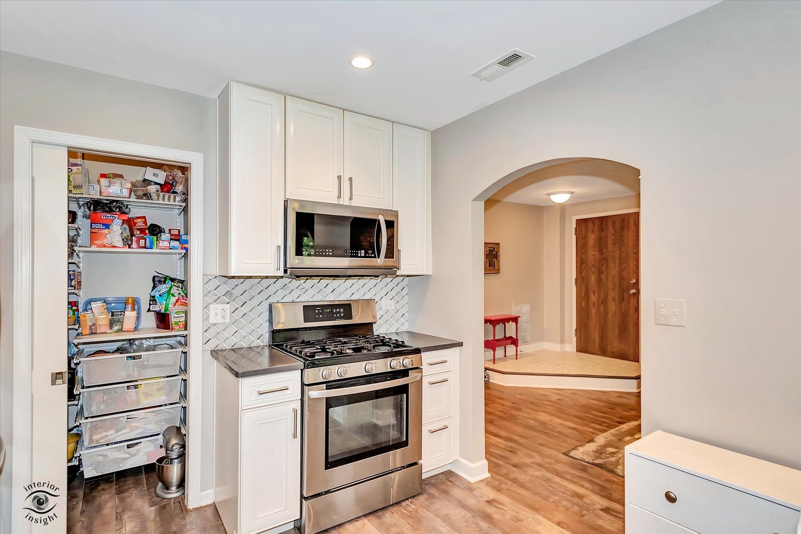 423 Ramblewood Drive #D, Glen Ellyn, IL 60137