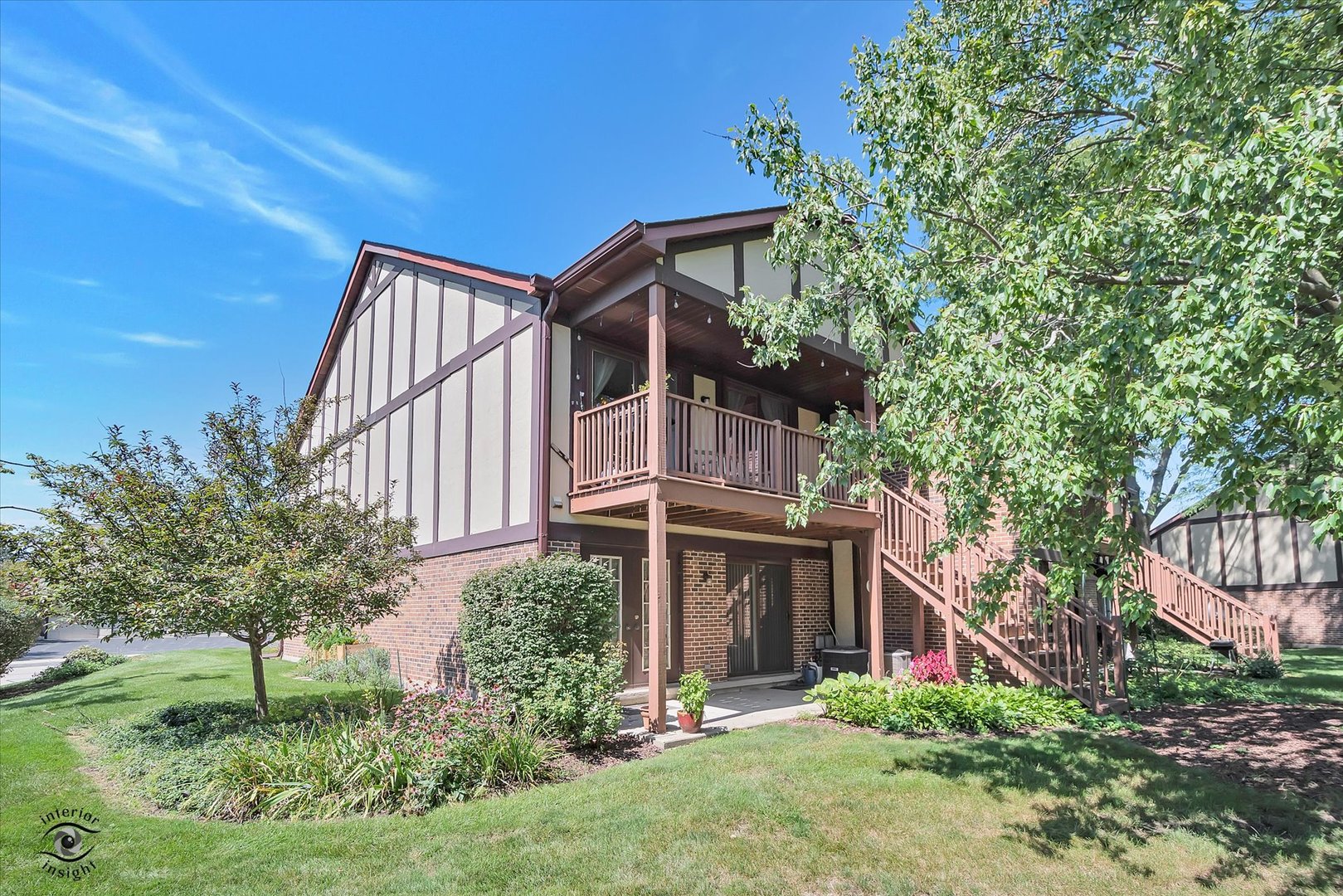 423 Ramblewood Drive #D, Glen Ellyn, IL 60137