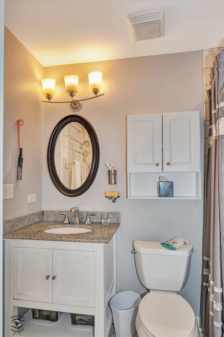 423 Ramblewood Drive #D, Glen Ellyn, IL 60137