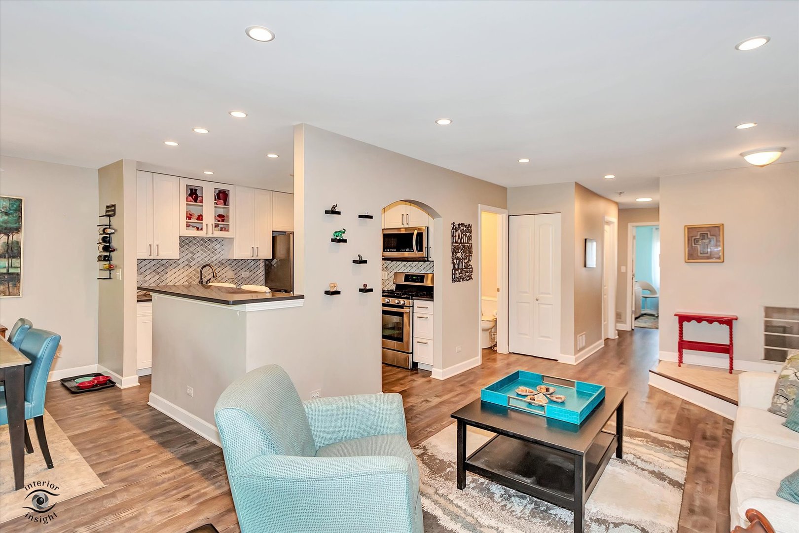 423 Ramblewood Drive #D, Glen Ellyn, IL 60137