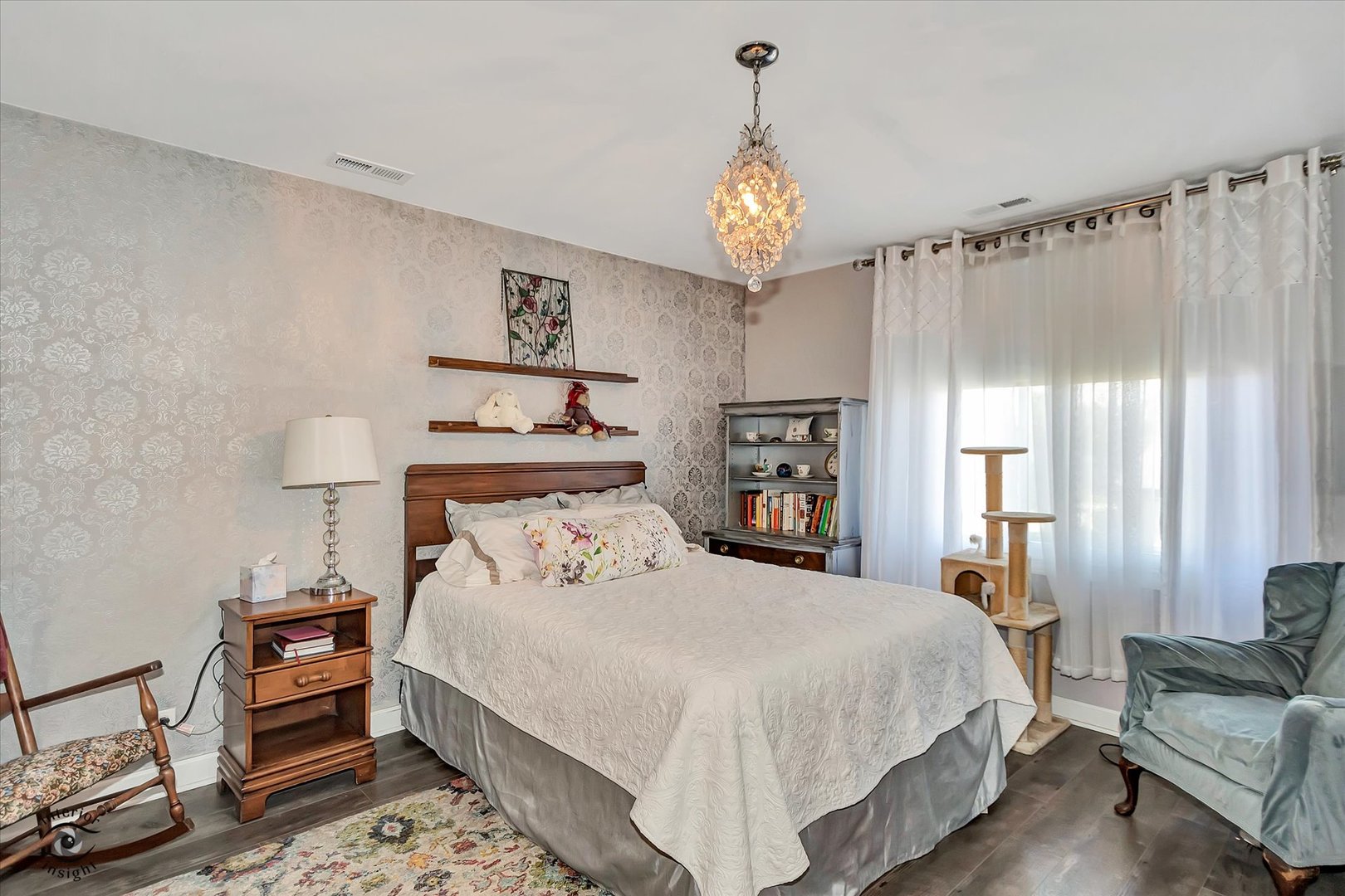 423 Ramblewood Drive #D, Glen Ellyn, IL 60137